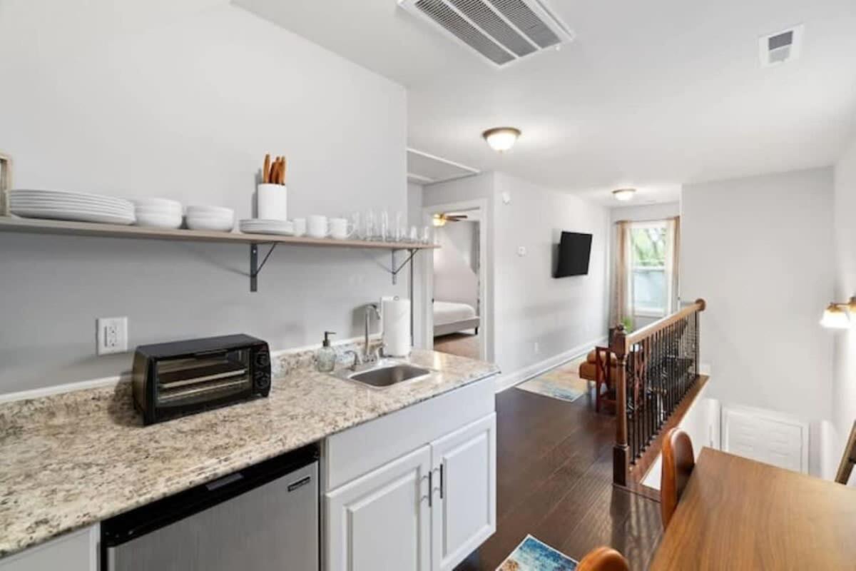 Apartamento The Campbell Carriage House Clarksville Exterior foto