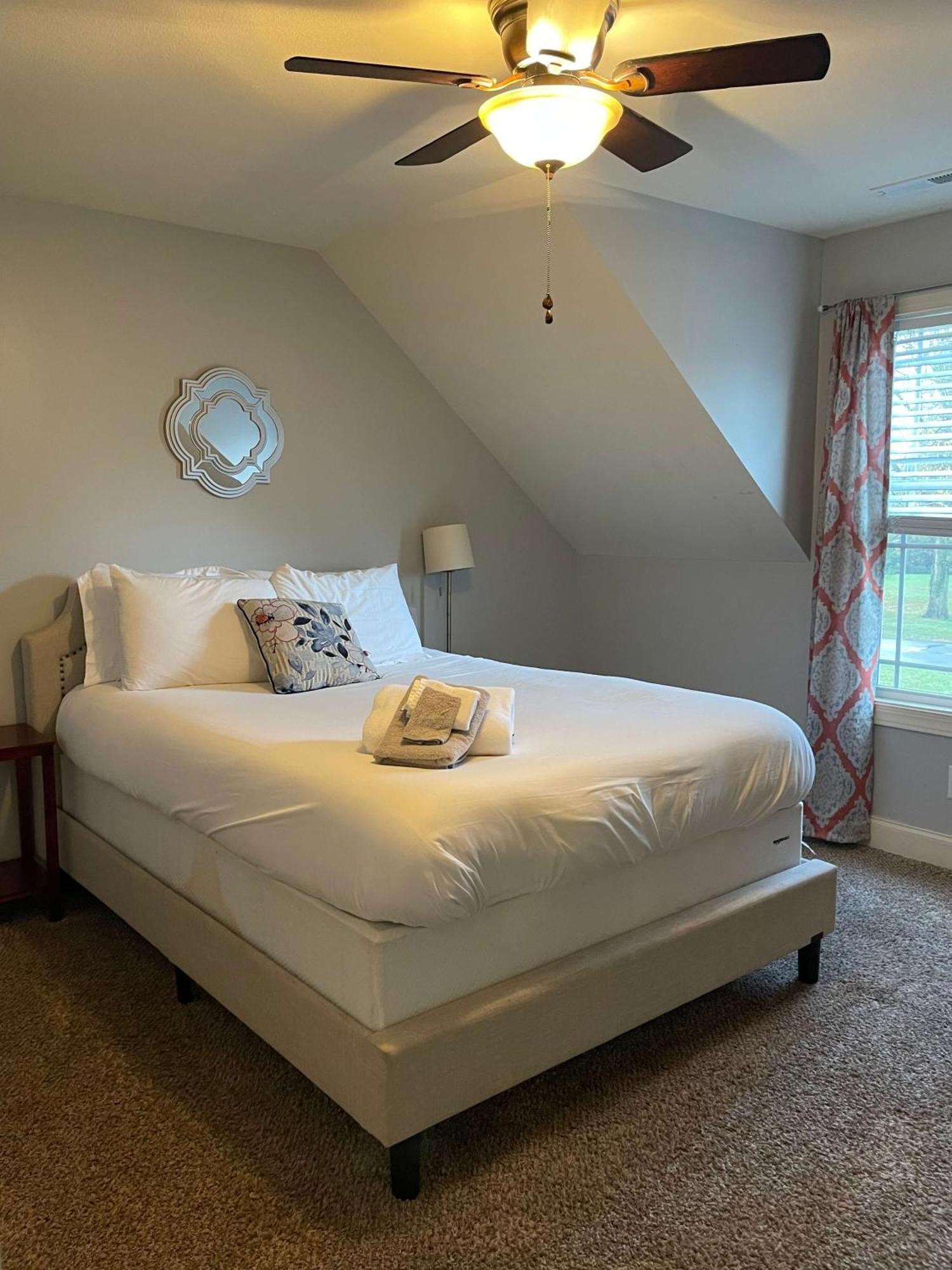 Apartamento The Campbell Carriage House Clarksville Exterior foto