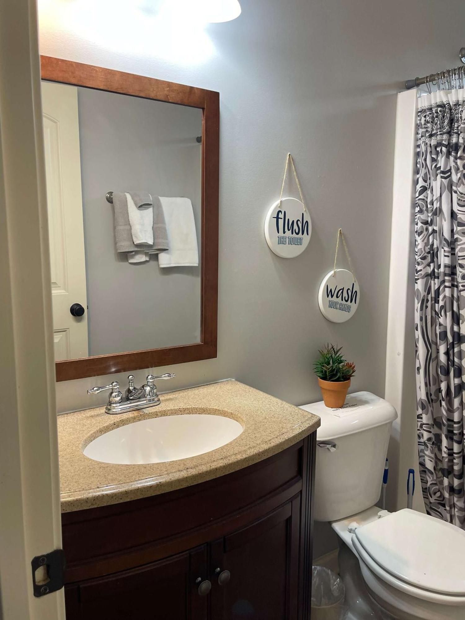 Apartamento The Campbell Carriage House Clarksville Exterior foto